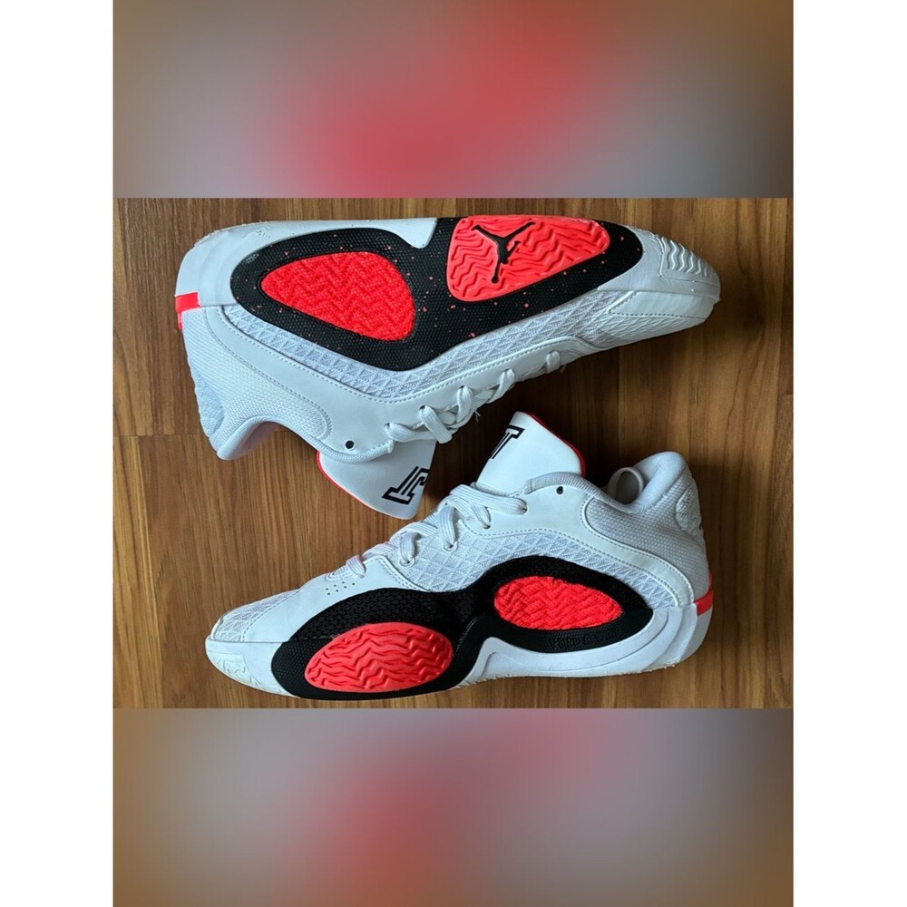 Nike Air Jordan Tatum 2
Red Cement Basketball Shoes Men's Size 8